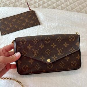 Louis Vuitton Felicie Pochette, like new! Monogram